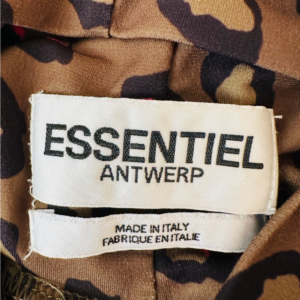 Essential Antwerp Trekking Green Leopard Print Turtleneck Top - Picture 12 of 13
